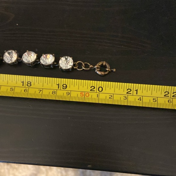 White crystal/faux diamond necklace - Picture 7 of 8